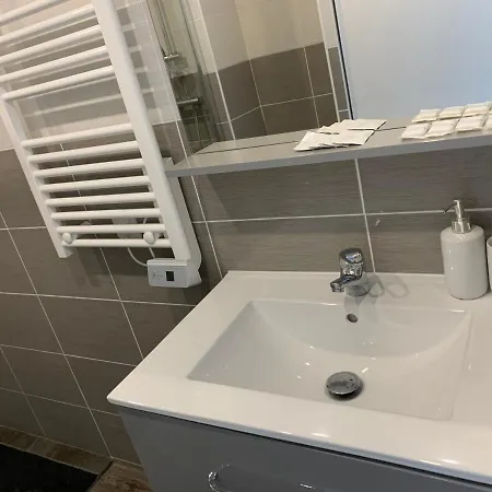Sublime Studio Au Coeur Historique De Apartamento *